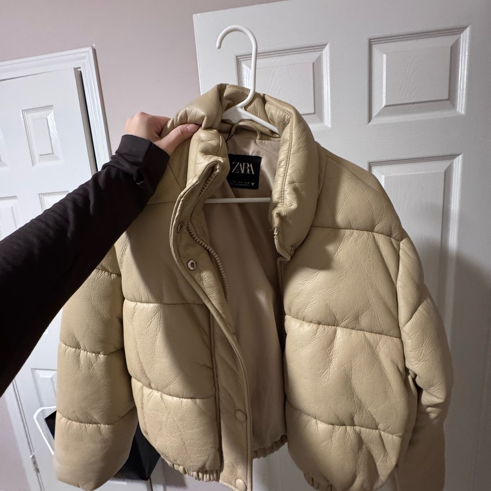 Zara Women's Beige Puffer Coat